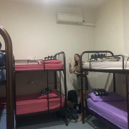 Apple Backpackers Hotel George Town Room photo