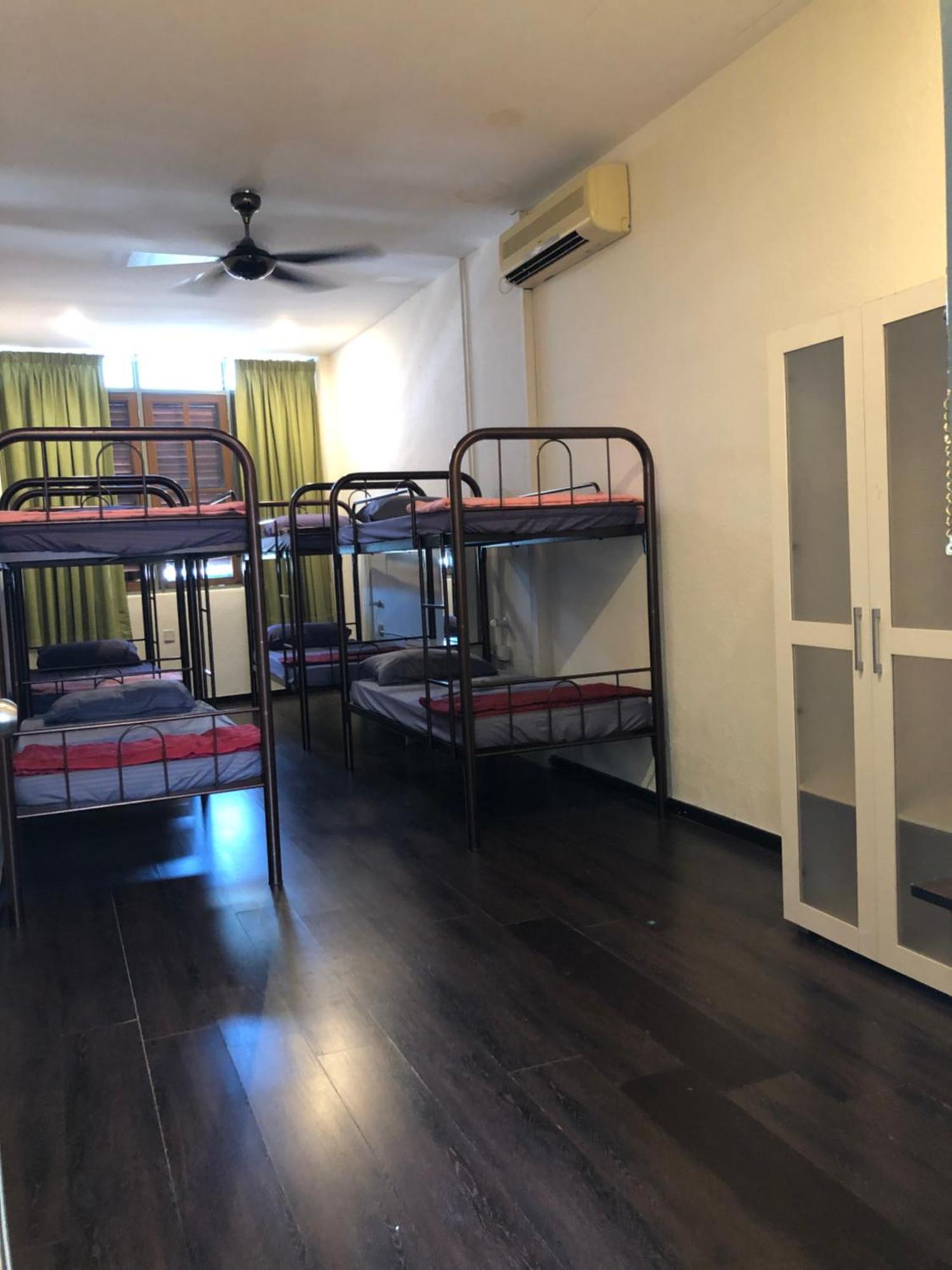 Apple Backpackers Hotel George Town Room photo