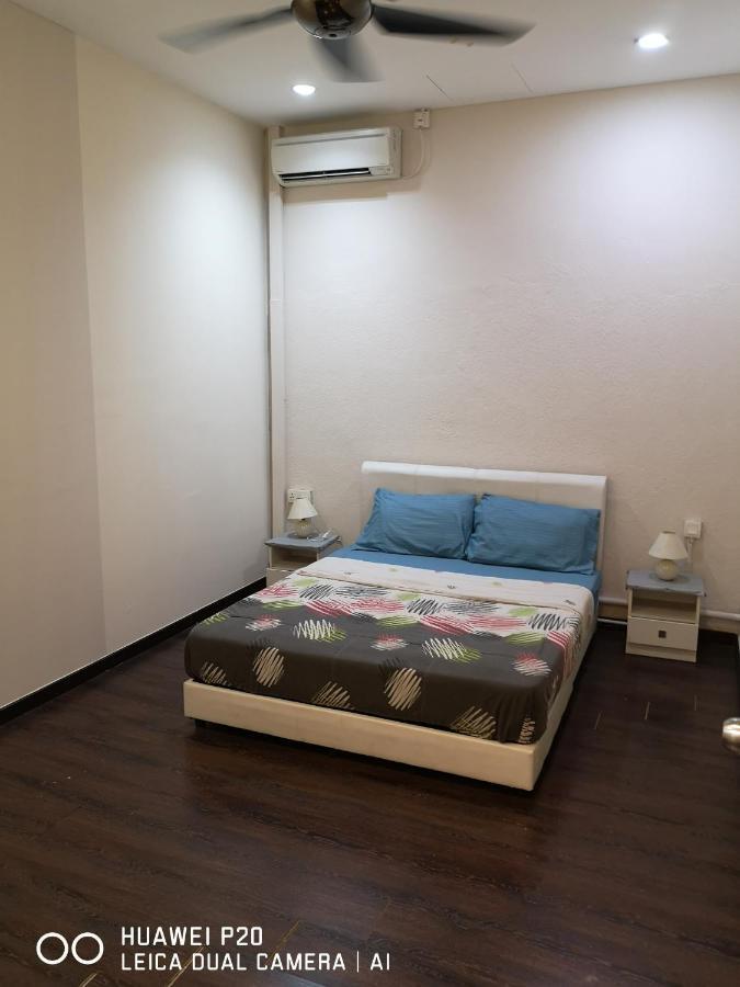 Apple Backpackers Hotel George Town Exterior photo