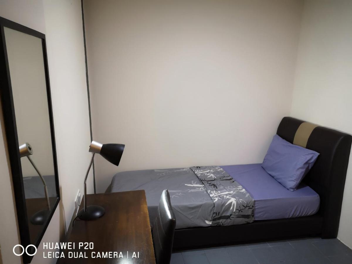 Apple Backpackers Hotel George Town Exterior photo