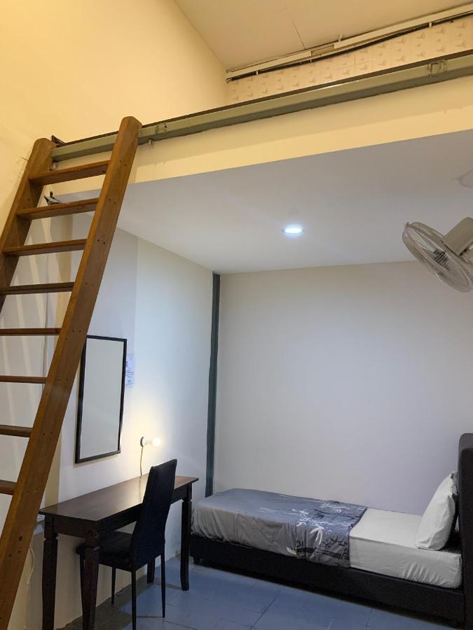 Apple Backpackers Hotel George Town Exterior photo